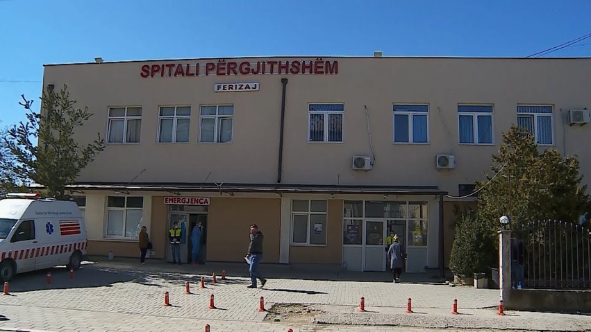 spitali-i-ferizajt-nena-e-mbylli-deren-e-tualetit-foshnjen-e-lindur-e-hodhi-ne-koshin-e-mbeturinave