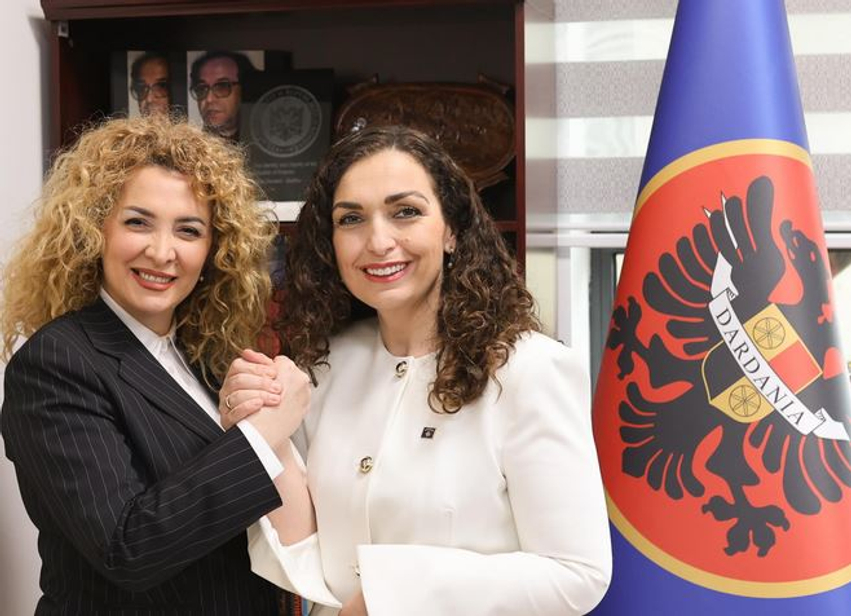 Albena Reshitaj i bashkohet Vjosa Osmanit