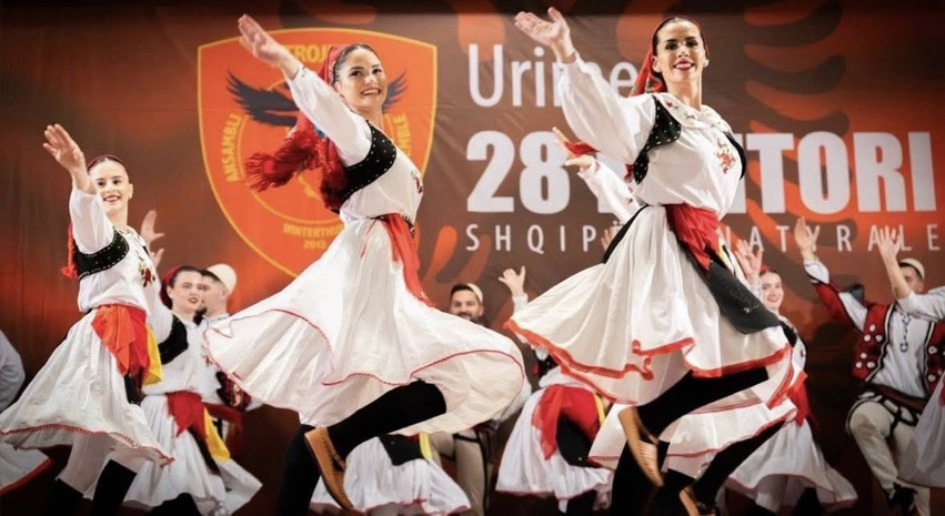 Ansambli  Trojet  sjell shpirtin shqiptar në festivalin ndërkulturor të Winterthurit