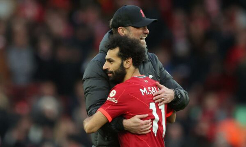Klopp i tregon Liverpoolit se cili lojtar mund ta zëvendësojë Salahun