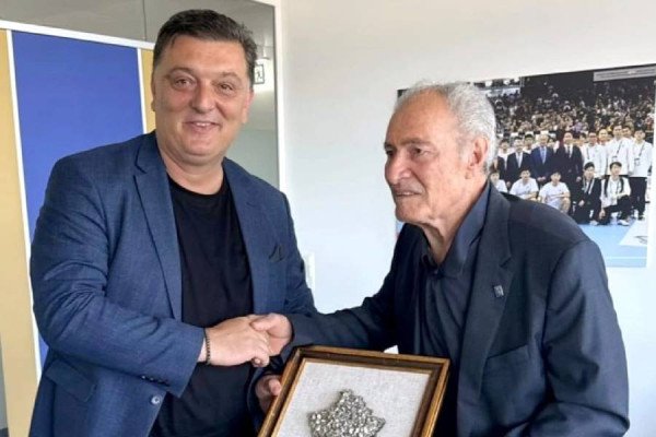 ​Kolgeci takon krerët e IHF-së, kërkon mbështetje për zhvillimin e hendbollit në Kosovë