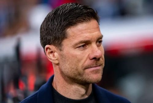 Xabi Alonso shfaqet si favorit