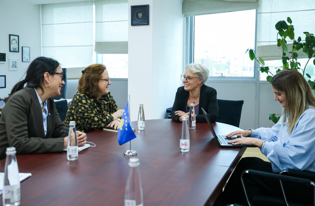 Ministrja Gërvalla takoi përfaqësuesen e UNHCR-it znj. Nicole Epting