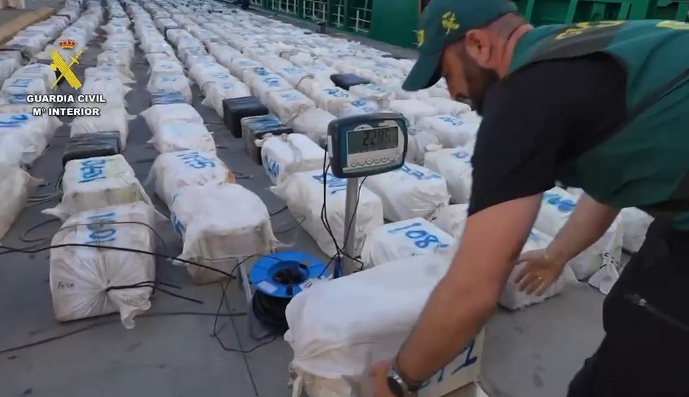 Dalin pamjet nga superoperacioni/ Mbi 800 milionë euro kokainë e sekuestruar në Spanjë