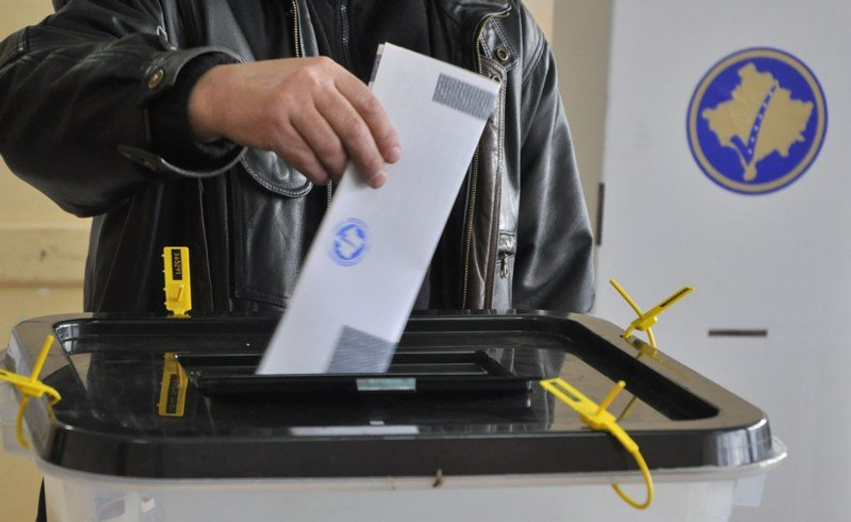 Analisti flet për aderimet e fundit në partitë politike   ka këtë thirrje publike 