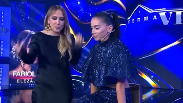 E fshinë shpejt/ Pas eleminimit të Olës, familjarët e saj reagojnë duke thumbuar Arbana Osmanin: Ajo s’ka guxim…