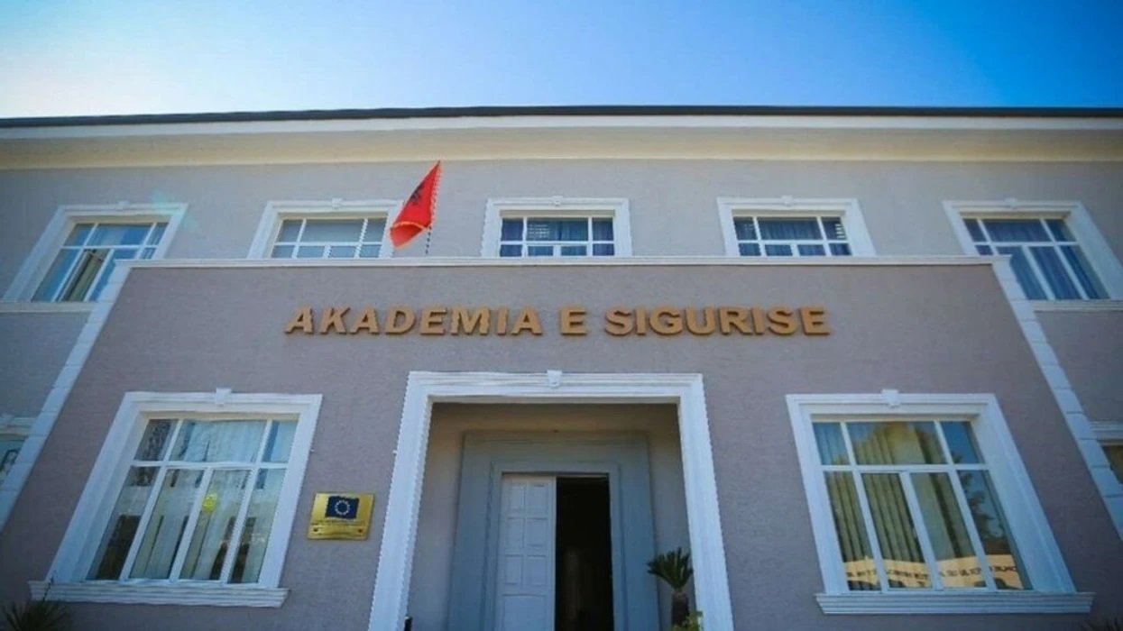 56 studentë të helmuar/ Pse u helmuan studentët e Akademisë së Sigurisë