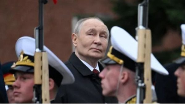 Putin shfrytëzon Ditën e Fitores për të justifikuar luftën në Ukrainë