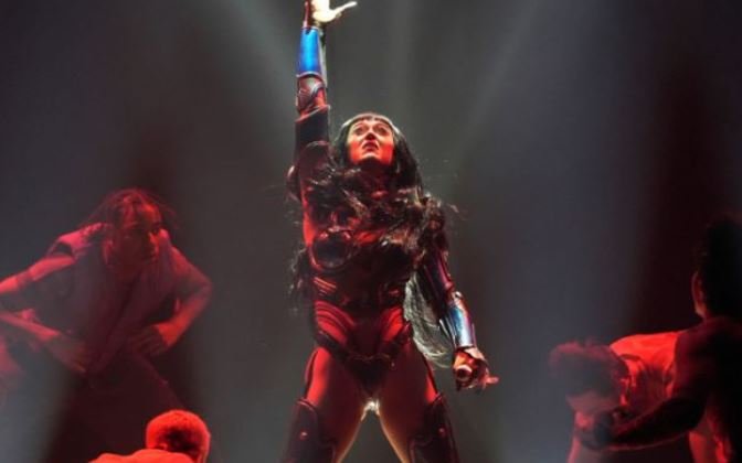 Katy Perry do të performojë para ndeshjes së parë të Kupës së Botës