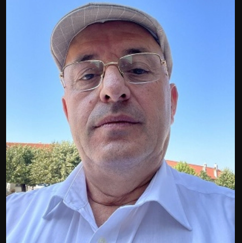 Të gjithë aktorë! Kush është regjisori?