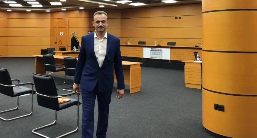 Dosja  Toyota Auris   Apeli i Posaçëm liron nga qelia ish prokurorin e Vlorës  Aurel Zarka përfundon shlyerjen e dënimit
