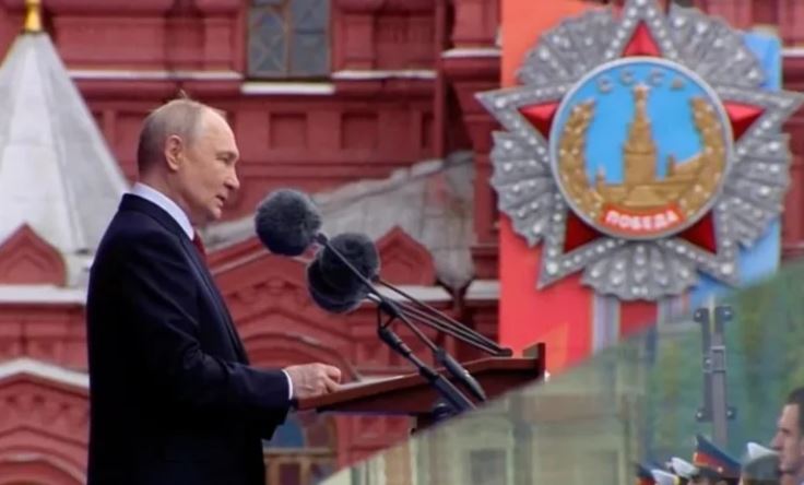 Rusia mban paradë të kufizuar të Ditës së Fitores mes masave të rrepta të sigurisë në Moskë