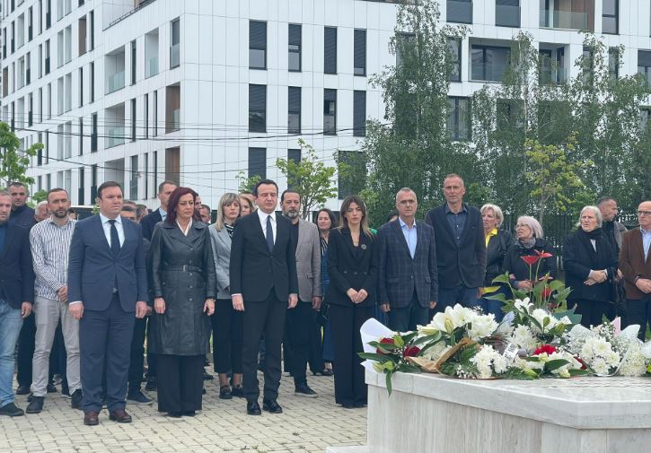 Haxhiu e Kurti kujtojnë Ilir Konushevcin dhe Hazir Malajn