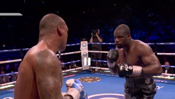 Dubois i papërmbajtshëm, e detyron të dorëzohet kundërshtarin