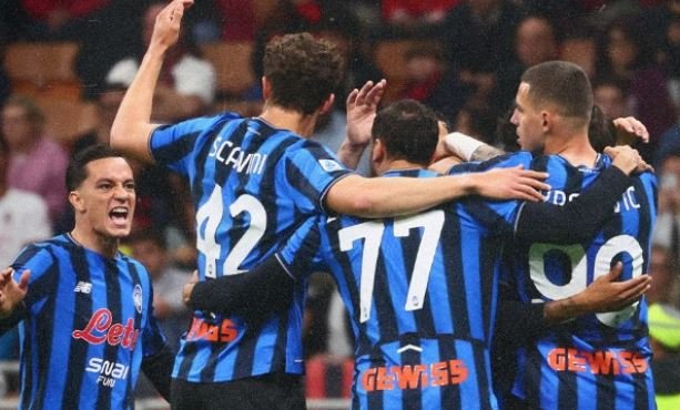 Milan zgjohet vonë ndaj Atalantës, humbja e sotme mund t’i kushtojë Champions-in