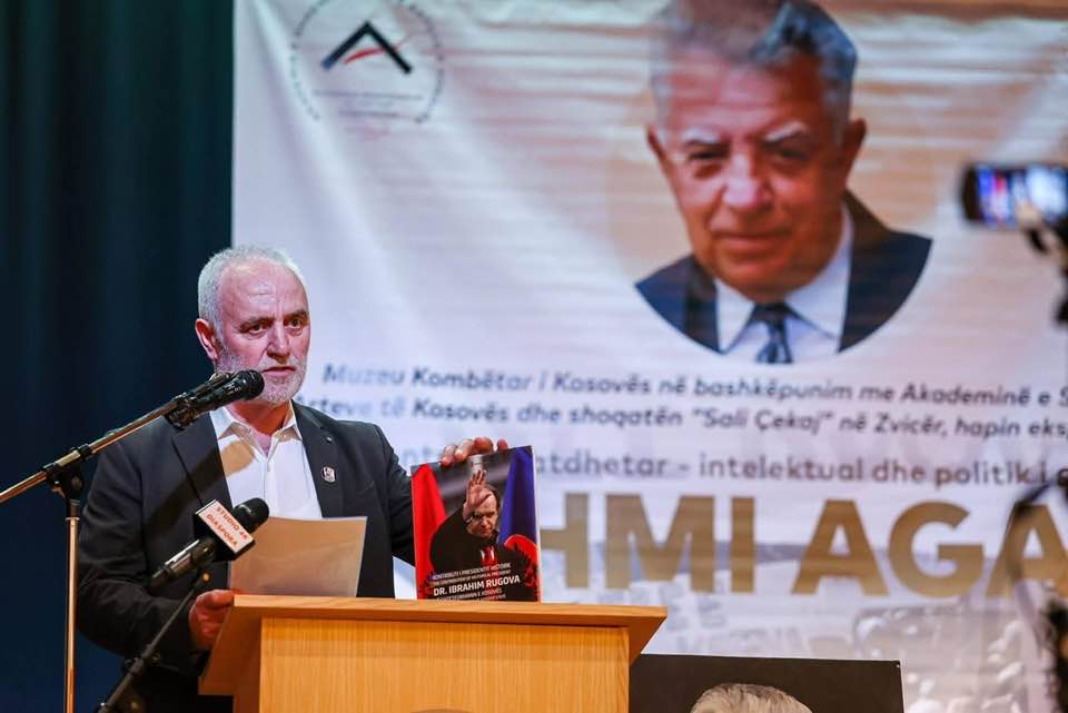 “Fehmi Agani na bashkon” – Hapet në Zürich ekspozita tematike-muzeore për akademikun Fehmi Agani