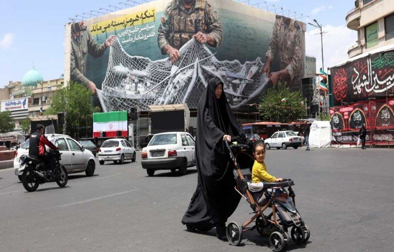 SHBA pret përgjigjen e Iranit, Britania dërgon luftanije në Hormuz