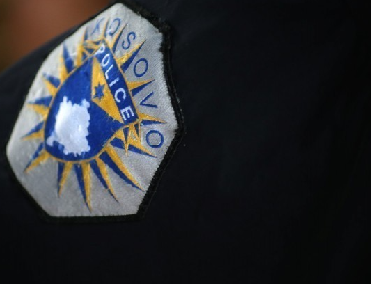 Policia raporton për dhunë në familje, arrestime dhe konfiskim armësh