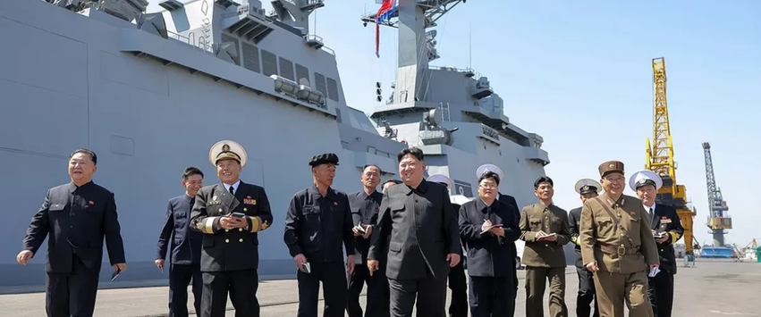 Koreja e Veriut ndryshon kushtetutën për të kërkuar sulm automatik bërthamor nëse Kim Jong Un vritet