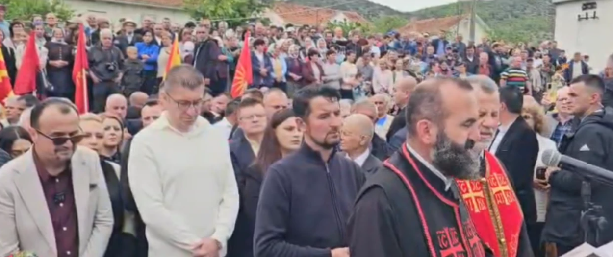 Mickoski vizitë në Pustec: Brezat e rinj nuk duhet të paguajnë çmimin e ndasive politike