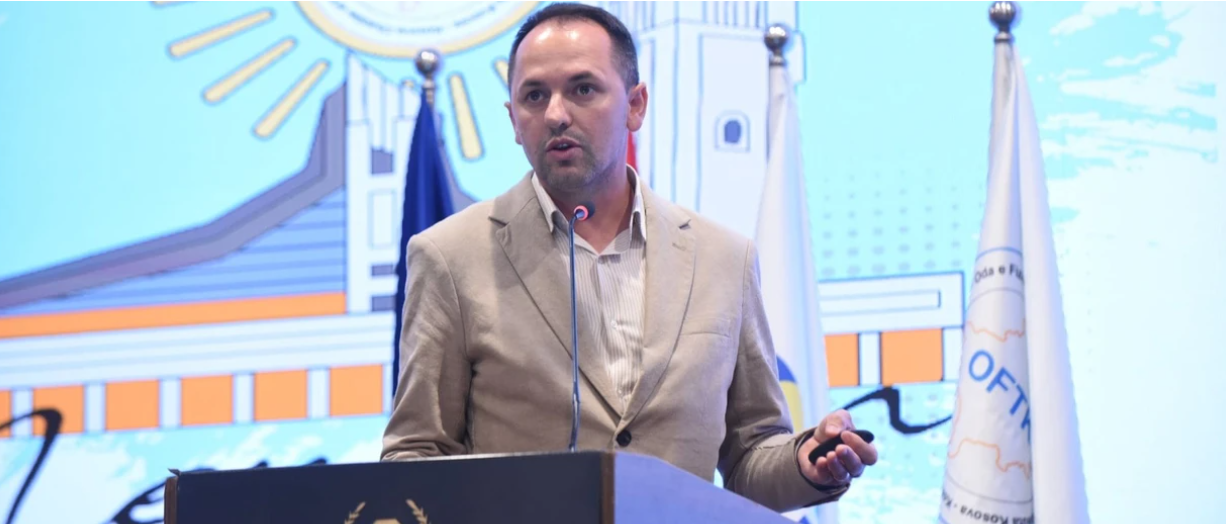 Iu bashkua Vjosa Osmanit, Kodra jep dorëheqje nga Shoqata për të Drejtat e Pacientëve