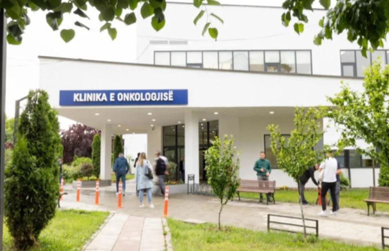 ​“Zor boll të udhëtohet për në Prishtinë”, të sëmurit nga kanceri kërkojnë që shërbimet t’u ofrohen në spitalet rajonale