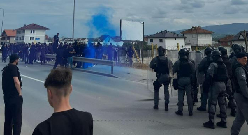policia-nuk-i-lejon-tifozet-e-vushtrrise-te-shkojne-ne-stadiumin-e-trepces-i-kthejne-ne-rruge