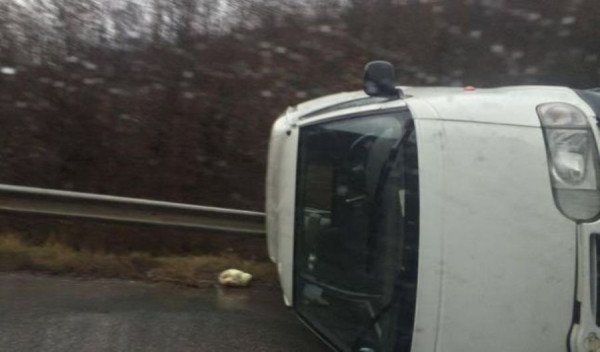 ​Një person humb jetën pas vetaksidentit në Lloqan