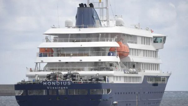​Pasagjerët amerikanë të anijes së prekur nga hantavirusi futen në karantinë