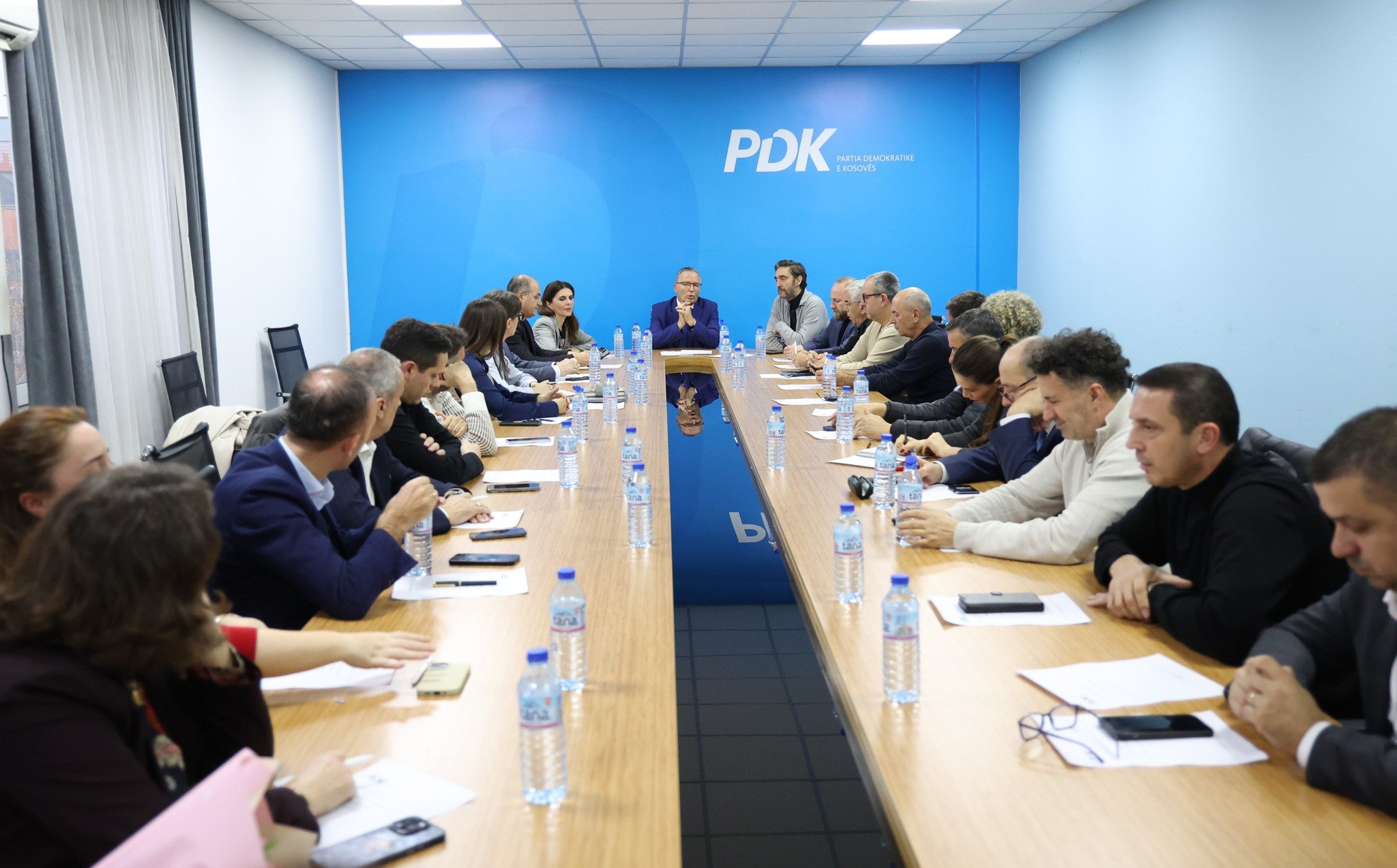 PDK vendos sot për Fatmir Limajn, Kryesia mblidhet në ora 16:00 