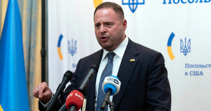 Skandal korrupsioni në Ukrainë, ish-shefi i stafit të Zelenskyt shpallet zyrtarisht i dyshuar
