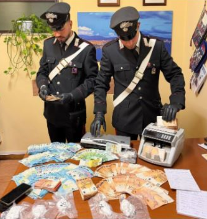 Kthyen apartamentin në bazë droge dhe parash në mes të Romës, arrestohen 2 shqiptarët!