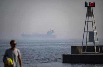 Flota në hije e Putinit përballet me sanksione të reja nga BE-ja