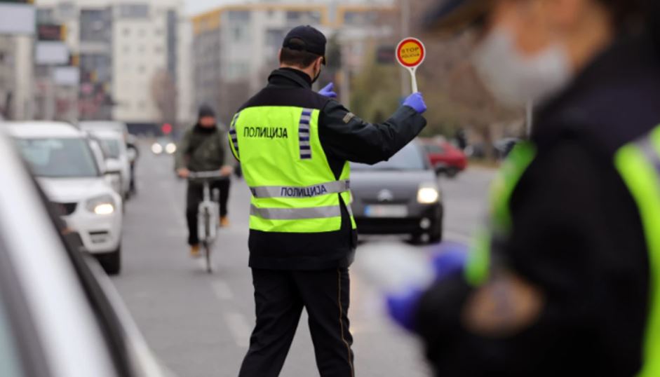 Mbi 1400 gjoba në trafik për dy ditë, janë ndaluar 21 persona për vozitje të pakujdesshme