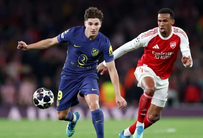 PSG hidhet në sulm për Julian Alvarez