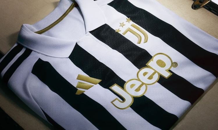 Juventus prezanton fanellën e re për sezonin e ardhshëm