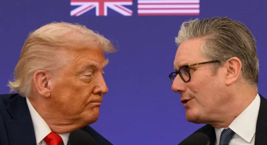 A duhet të qëndrojë apo duhet të largohet  ja cila është këshilla e Trump për Starmer
