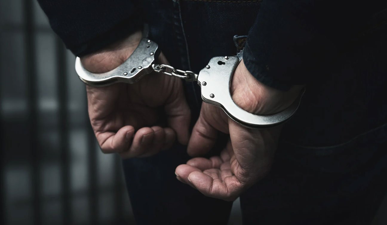 Prangoset një person në Skenderaj nën dyshimin për “Lëndim të rëndë trupor”