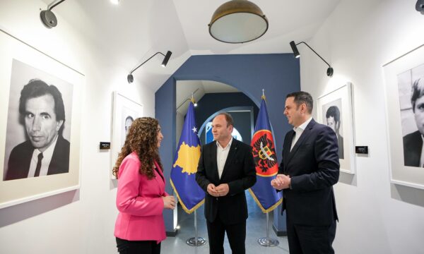 Lulzim Zeneli i bashkohet Vjosa Osmanit: Kosova ka nevojë për bashkim të vlerave