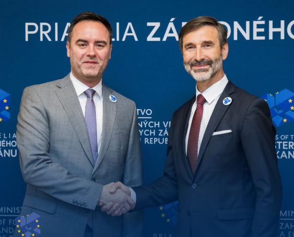 Sllovakia e Greqia, si vende mike të Ballkanit, e “duan” edhe Kosovën në BE