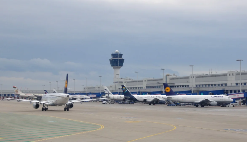 Panik në aeroportin e Athinës  avioni me 184 persona në bord pëson defekt në ajër dhe detyrohet të bëjë ulje emergjente