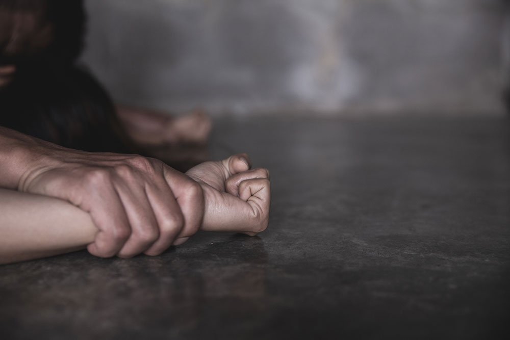 Arrestohet një person në Podujevë, dyshohet për dhunim