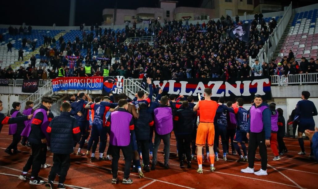 Vllaznia “tremb” rivalët