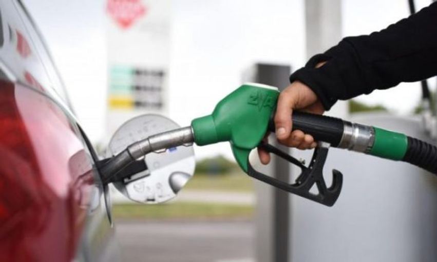 Çmimet e derivateve  nafta zbret për 1 cent