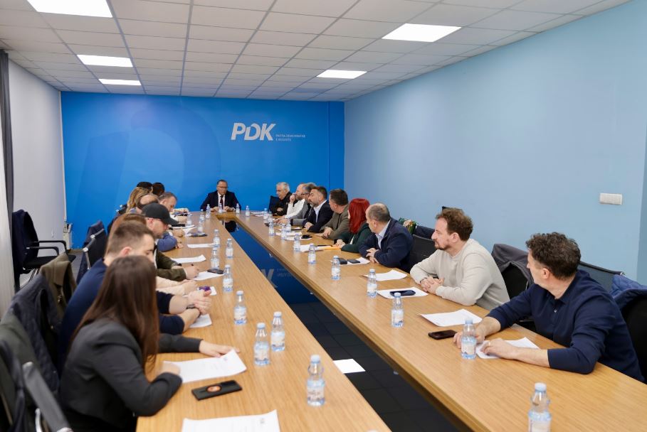 PDK-ja mbledh sonte kryesinë 