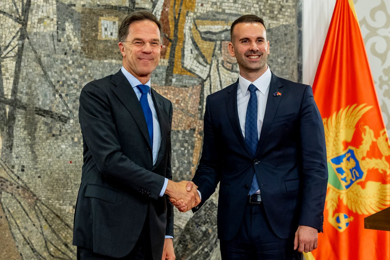 Rutte vlerëson përkushtimin e Malit të Zi për paqen në Ballkan