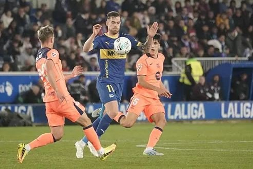 Barcelona ndalet pas 12 fitoreve rresht  Alaves e befason