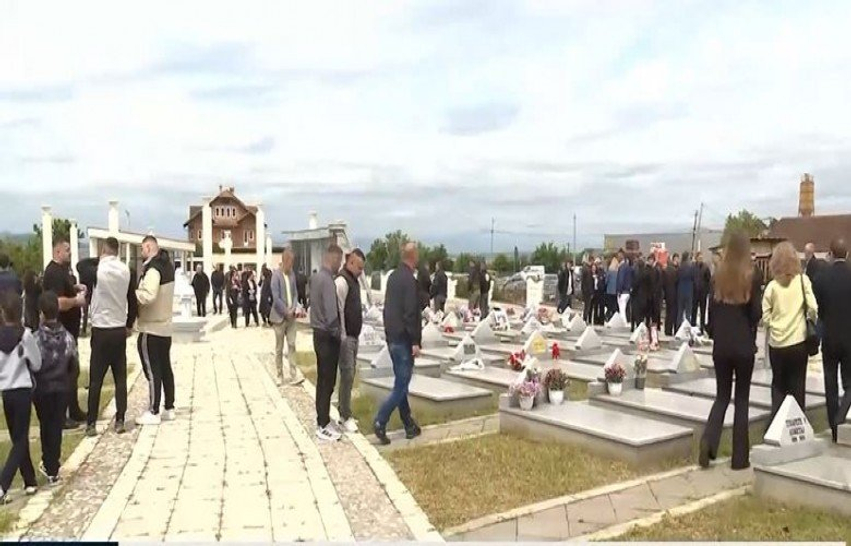 Në Korishë të Prizrenit përkujtohen 77 viktimat e 13 majit 1999