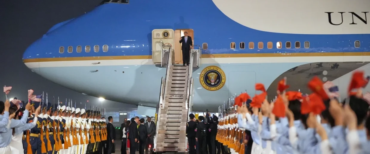 Trump arrin në Kinë - vizita e parë e një presidenti amerikan që nga viti 2017