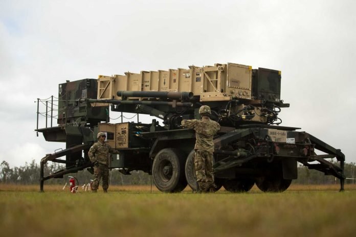Zvicra rishikon marrëveshjen me SHBA-në, priten sërish vonesa në dorëzimin e sistemeve “MIM-104 Patriot”